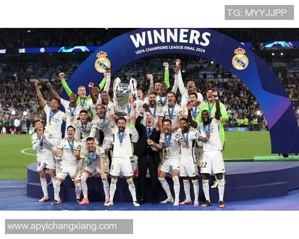 足球明星身高一米九的传奇故事与赛场风采解析